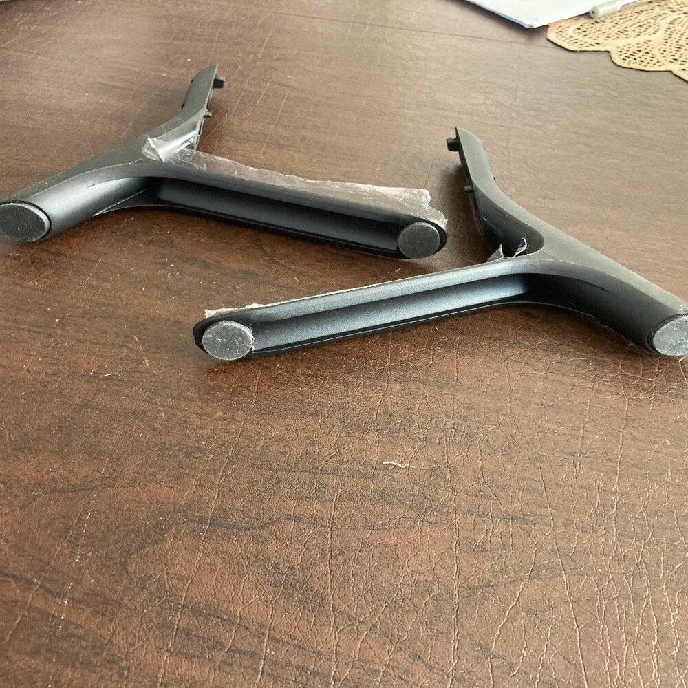 UNUSED LG Flat Screen TV LEGS (no TV included) - Picture 4 of 4